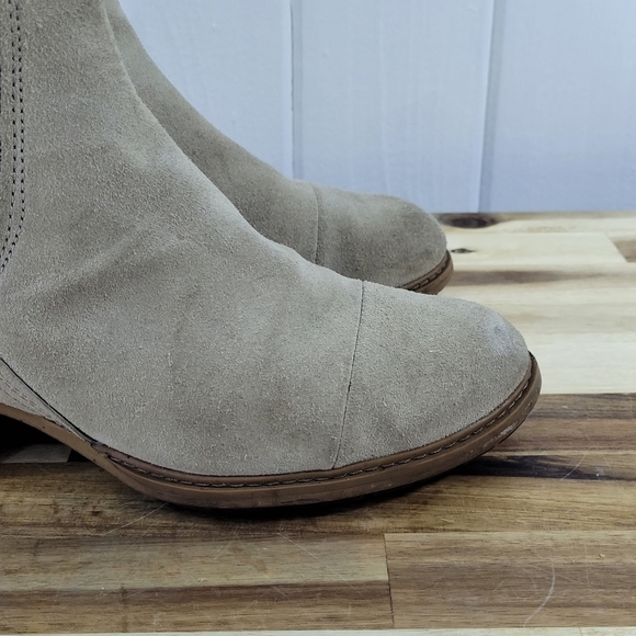 Timberland Sutherlin Bay Slouch Chelsea Boots  Light Taupe Beige Suede Size 7.5 - Picture 2 of 16